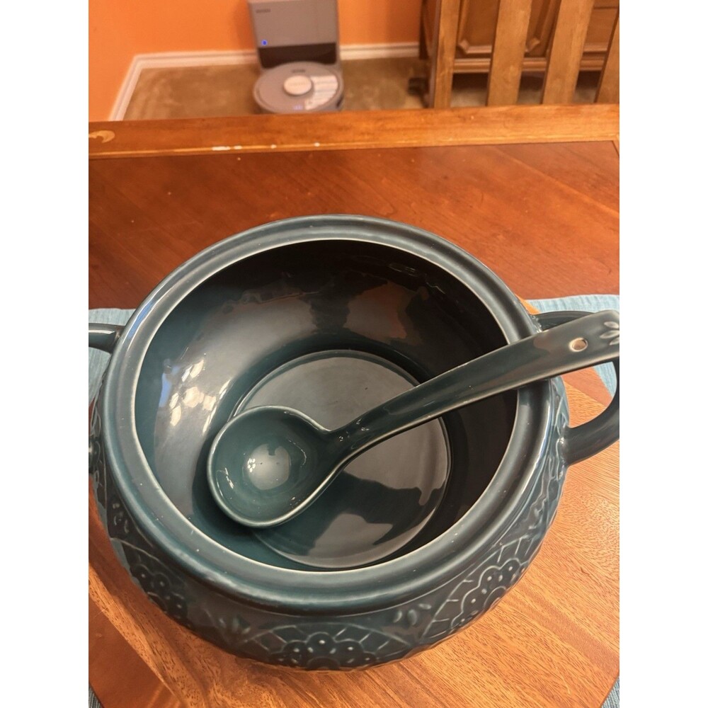 Pioneer Woman Stoneware Green Tureen Farmhouse Lace 5 Liter W/Lid And Ladle - Picture 6 of 9